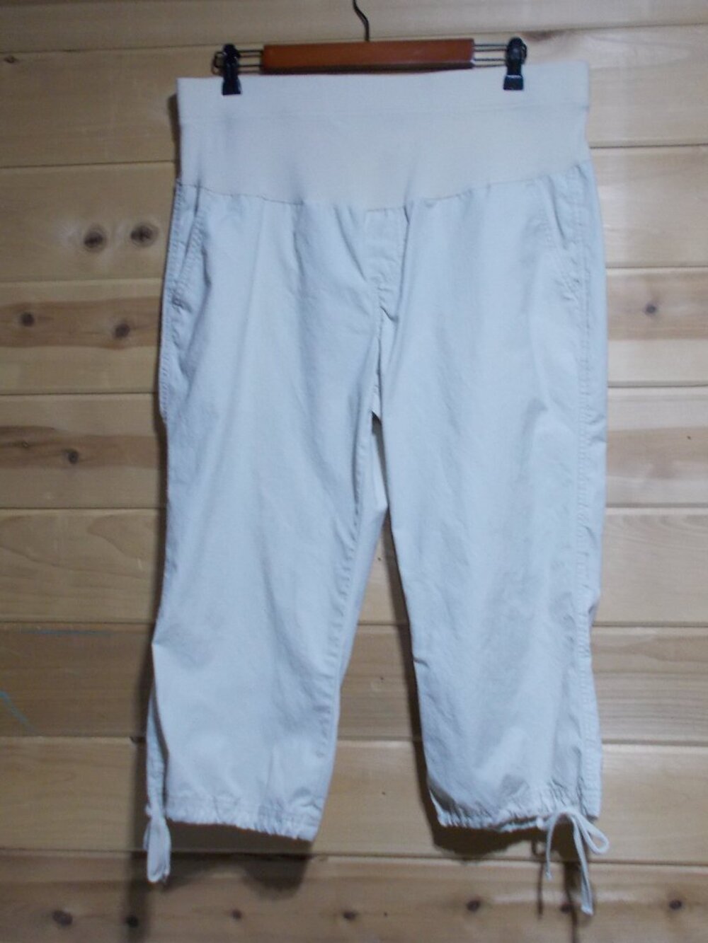 Two Hearts Maternity Capris Color Beige Size M